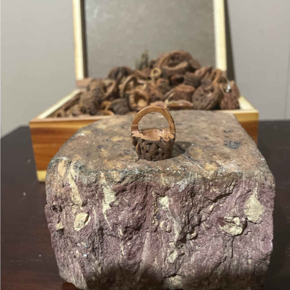 Basket carving peach fruit seed core Mini basket made from peach seed pit (5)
